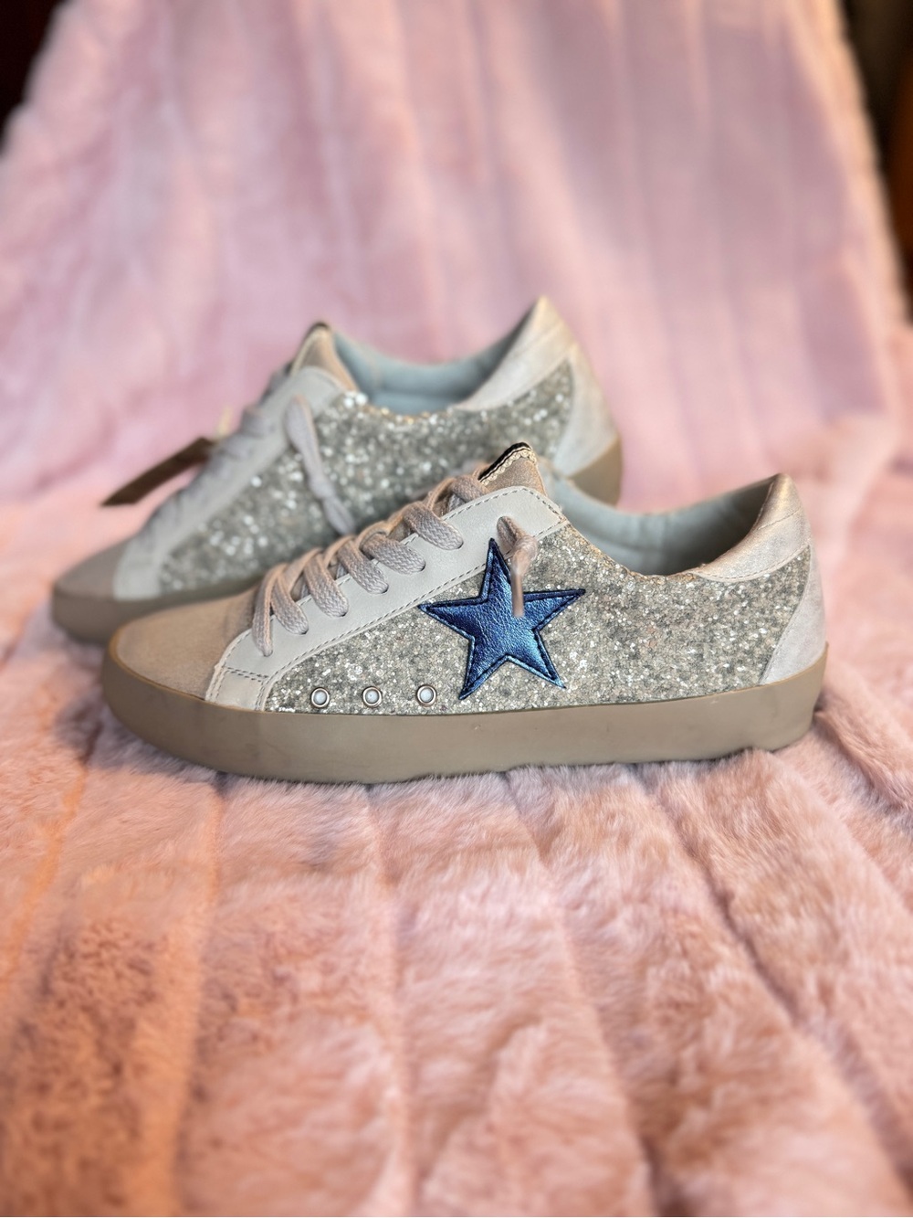 Shu Shop “Pamela” Pearl Glitter Star Sneakers NWT Women’s Size 6.5